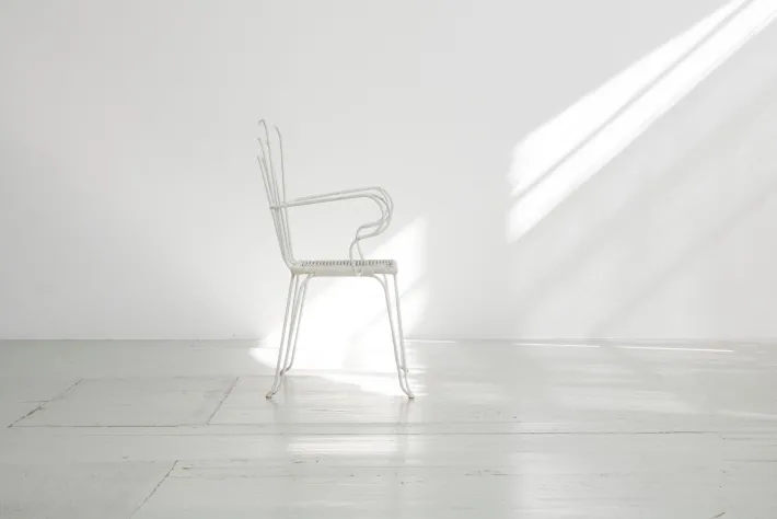 Pamono White Garden Chairs With Woven Plastic Seats, Italy, 1960s, Set of 5 Discount