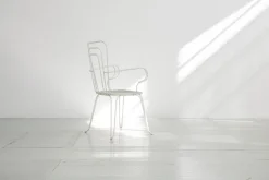 Pamono White Garden Chairs With Woven Plastic Seats, Italy, 1960s, Set of 5 Discount