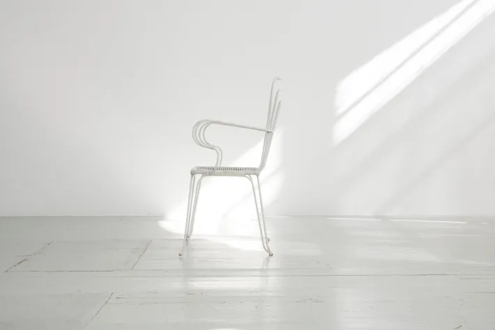 Pamono White Garden Chairs With Woven Plastic Seats, Italy, 1960s, Set of 5 Discount