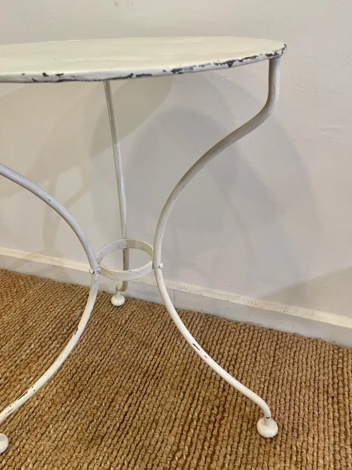 Pamono White Iron Pedestal Table Online