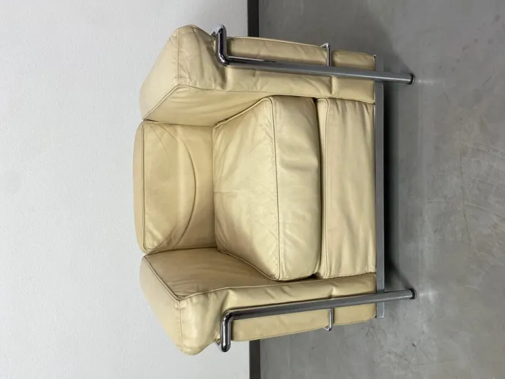 Pamono White Leather LC2 Club Chairs attributed to Le Corbusier for Cassina, 1970s, Set of 2 Sale