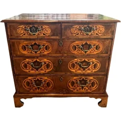 Pamono William and Mary Walnut Inlaid Chest of Drawers, 17th Century Sale