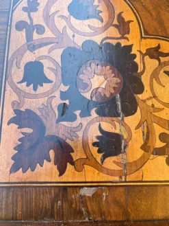 Pamono William and Mary Walnut Inlaid Chest of Drawers, 17th Century Sale