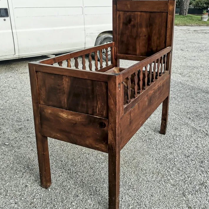 Pamono Wooden Bed Cradle, Italy Outlet