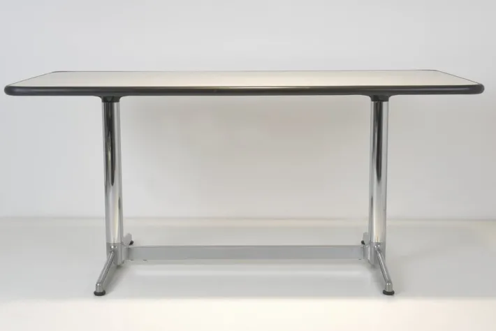 Pamono Worktable in Aluminium by Giancarlo Piretti for Mobilier International, France, 1970s Hot