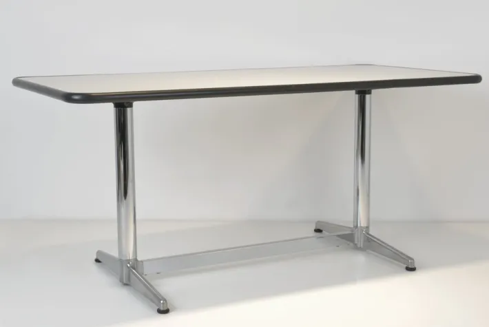 Pamono Worktable in Aluminium by Giancarlo Piretti for Mobilier International, France, 1970s Hot