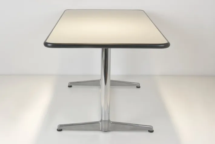Pamono Worktable in Aluminium by Giancarlo Piretti for Mobilier International, France, 1970s Hot
